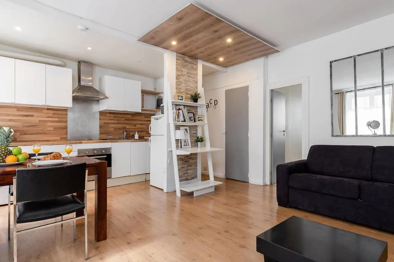 Rue Cler - Eiffel Tower City Apartment Paris