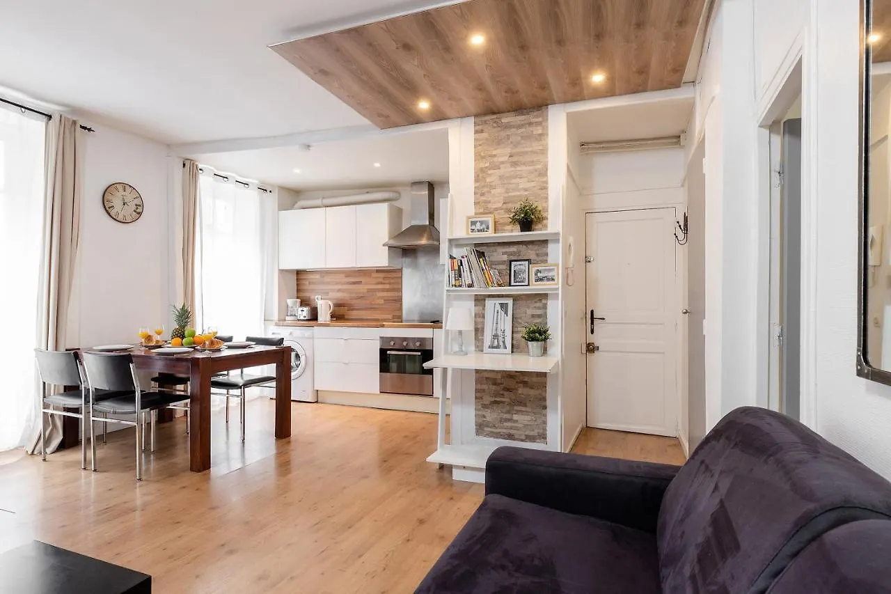 Rue Cler - Eiffel Tower City Apartment Paris
