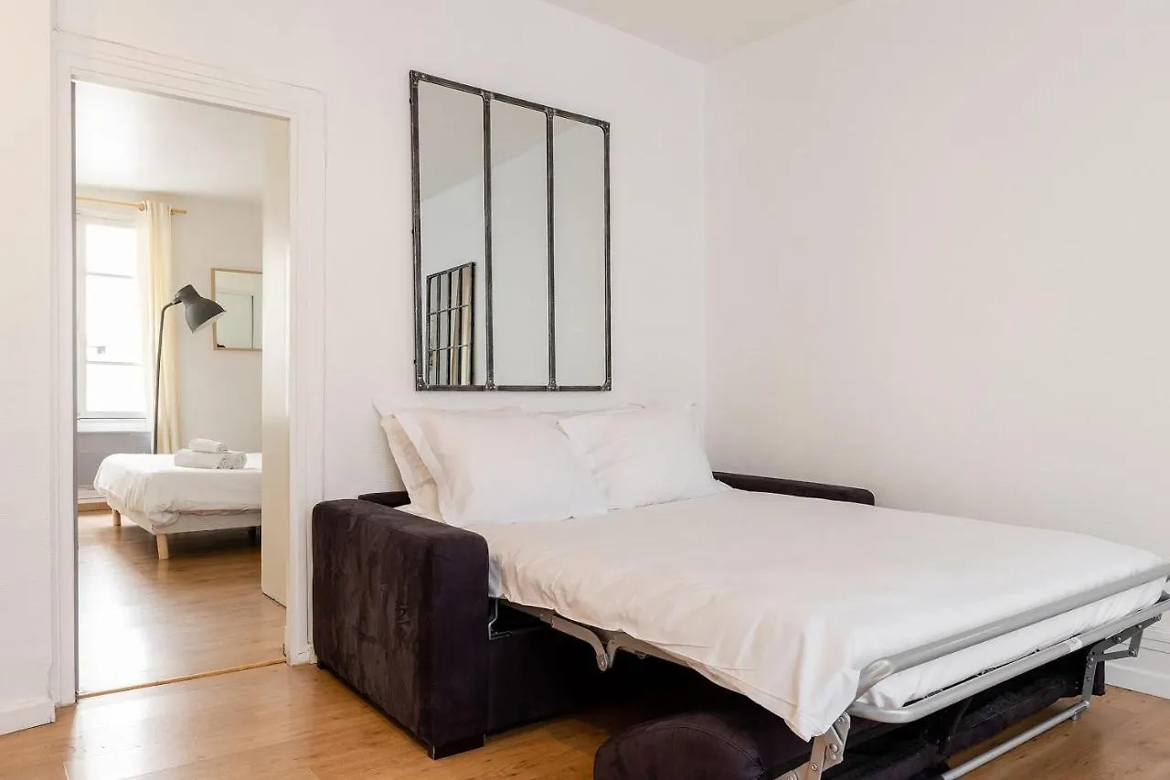 Rue Cler - Eiffel Tower City Apartment Paris France