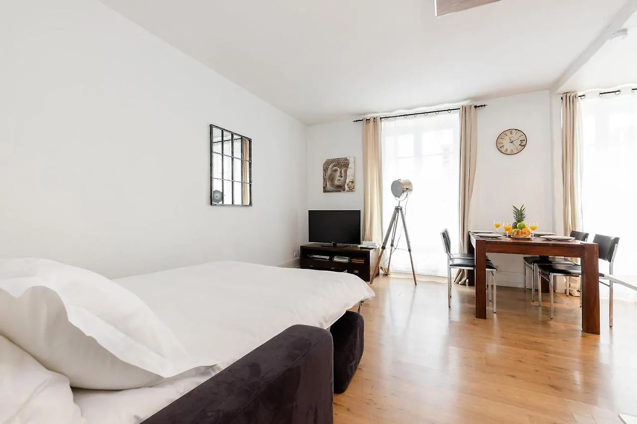 Rue Cler - Eiffel Tower City Apartment Paris
