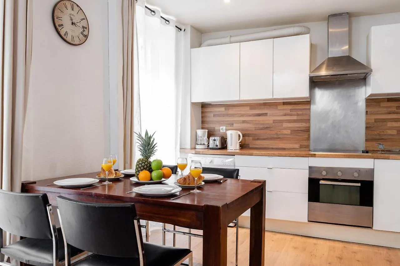Rue Cler - Eiffel Tower City Apartment Paris